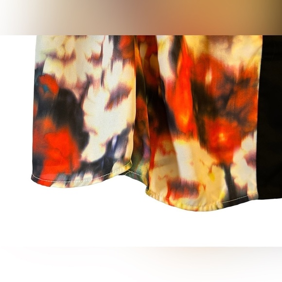 Lane Bryant Tank Top 28 V-Neck Floral Black Trim Sleeveless - Picture 2 of 5